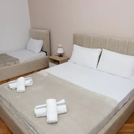Beratinus In Center Appartement Berat